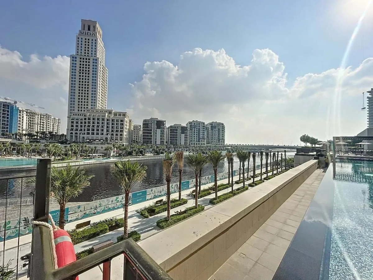 Palace Residence - Chic Two Bed With Creek View Dubai Apartment